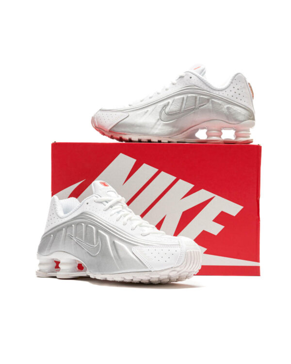 Nike WMNS SHOX R4